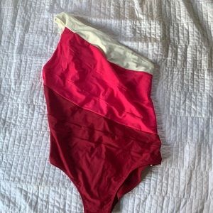 Summersalt sidestroke swim suit size 18